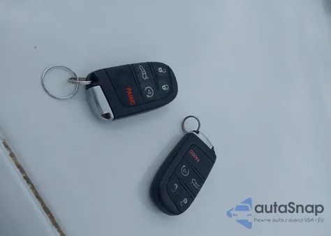 2015 Chrysler 300 из США, поврежденный, VIN 2C3CCAGG6FH736320